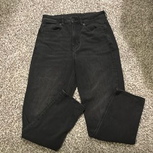 American eagle high rise straight leg/ mom jeans size 6